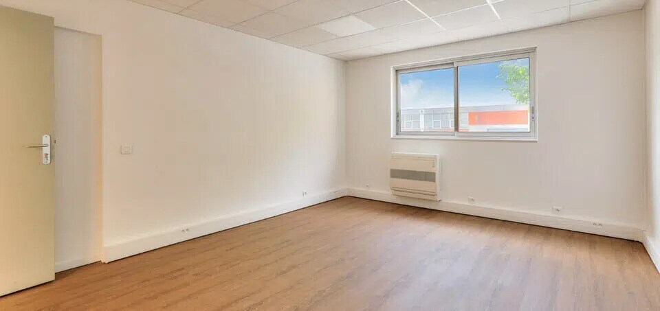 Flex in SAINT-OUEN-L'AUMONE for lease - Interior Photo - Image 3 of 6