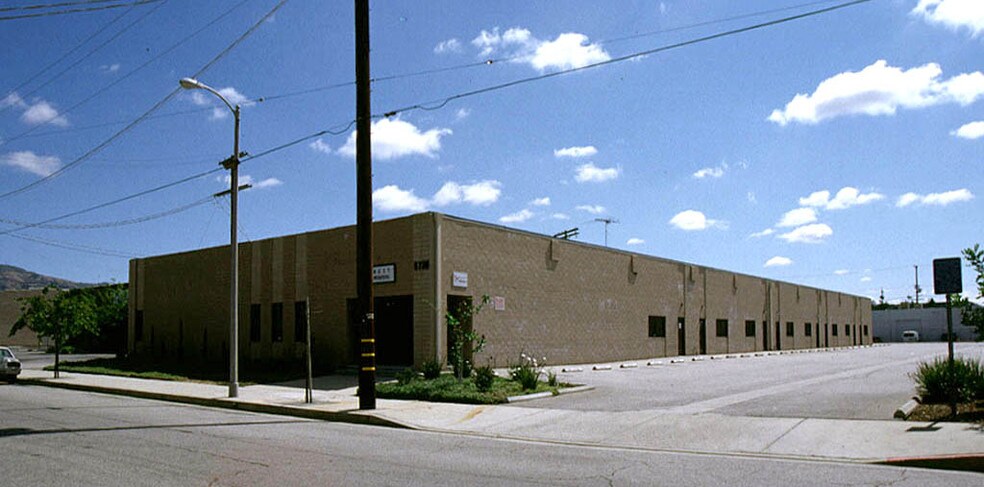 9730-9744 Variel Ave, Chatsworth, CA à louer - Photo du bâtiment - Image 2 de 4