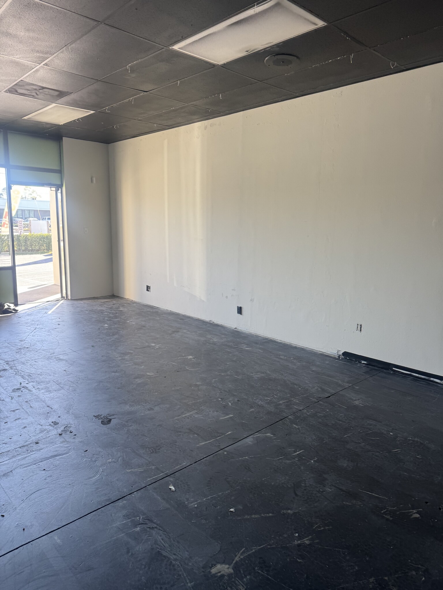 12500 Starkey Rd, Largo, FL for lease Interior Photo- Image 1 of 3