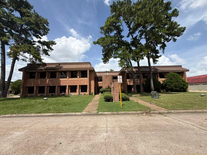 17150 Butte Creek Rd, Houston, TX à vendre - Photo du bâtiment - Image 2 de 15