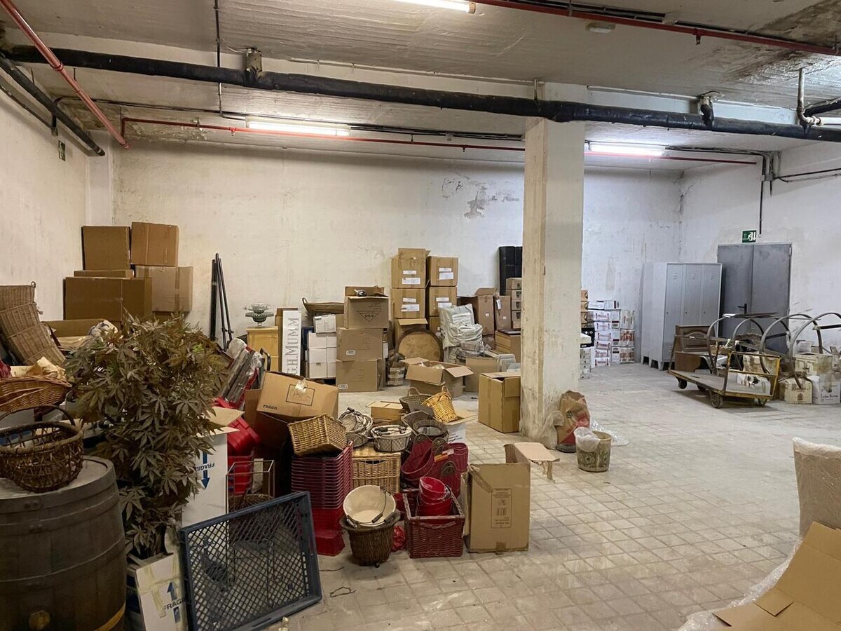 Madrid, MAD 28028 - Unit - - - Interior Photo - Image 2 of 9