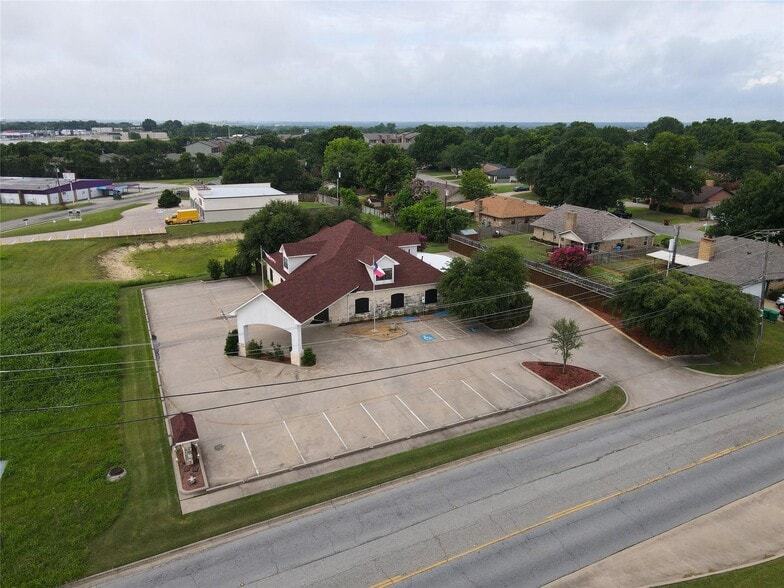 1700 Gallagher Dr, Sherman, TX for sale - Building Photo - Image 3 of 22