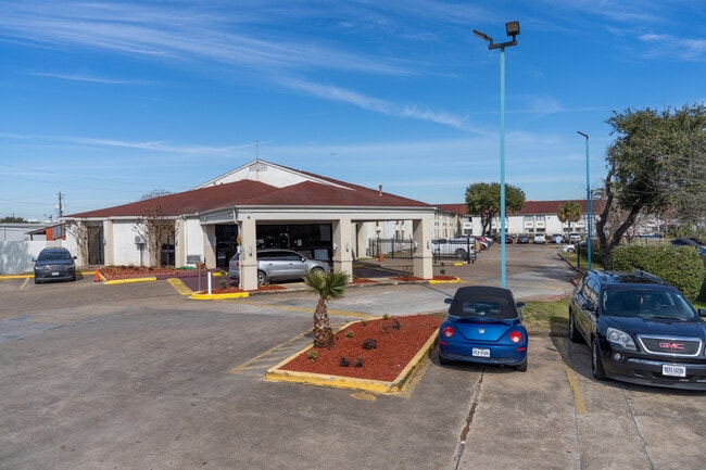 Plus de détails pour 9005 Airport Blvd, Houston, TX - Services hôteliers à vendre