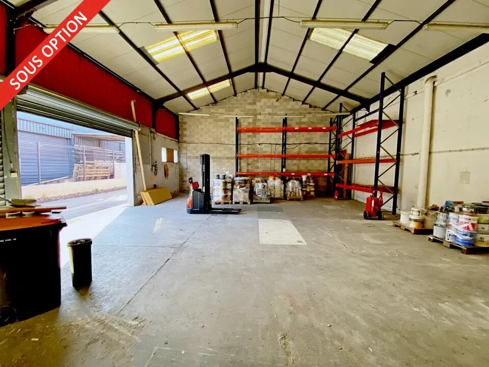 Flex in Aubagne for lease Interior Photo- Image 1 of 10