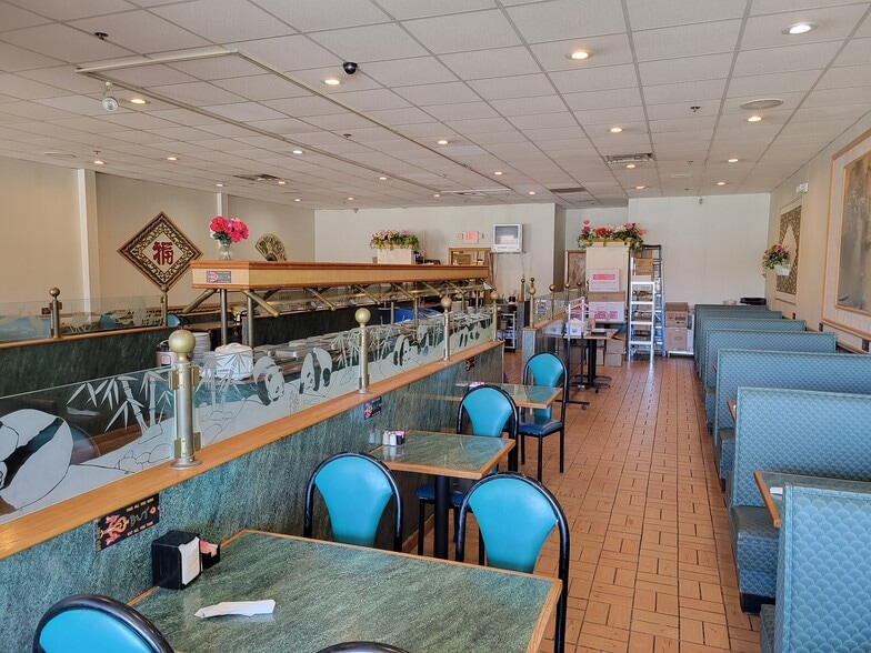 90-200 US Highway 206 N, Stanhope, NJ for lease - Interior Photo - Image 2 of 6