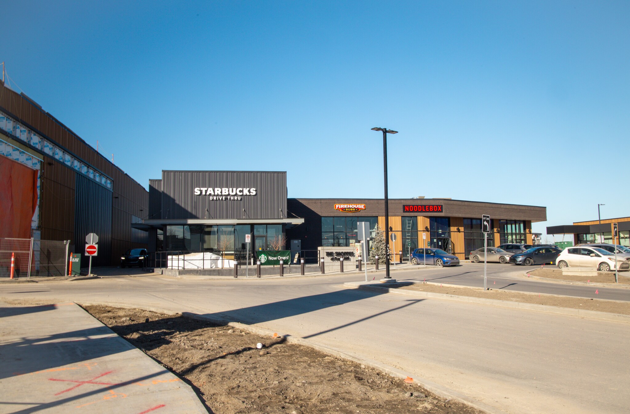 230 Sage Hill Blvd NW, Calgary, AB à louer Photo principale- Image 1 de 18