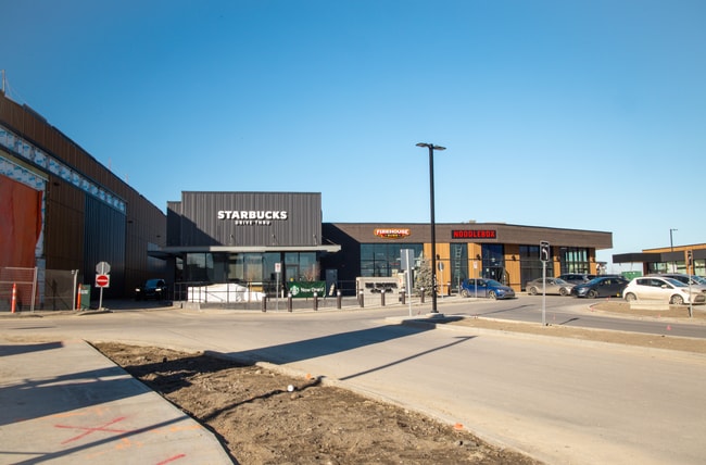 Plus de détails pour 230 Sage Hill Blvd NW, Calgary, AB - Commerce de détail à louer