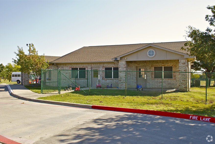 200 Lobo Ln, Little Elm, TX for sale - Building Photo - Image 2 of 3