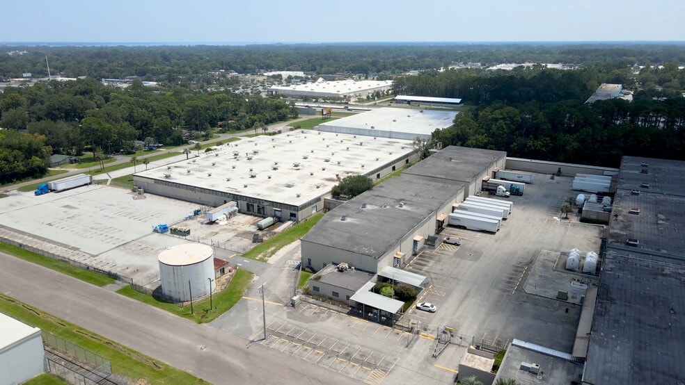 540 Beautyrest Ave, Jacksonville, FL à louer - Vidéo sur l’inscription commerciale - Image 2 de 8