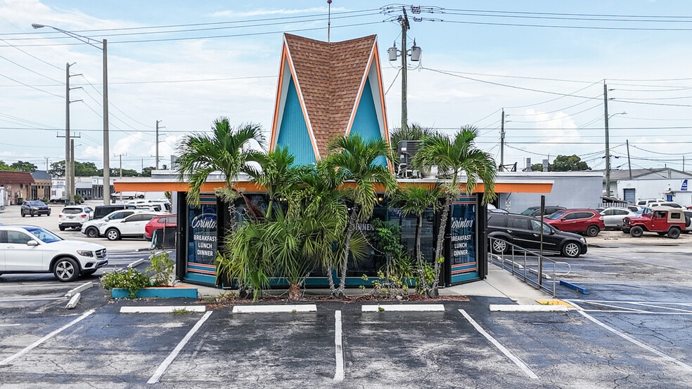 4390 N Dixie Hwy, Oakland Park, FL for sale - Building Photo - Image 2 of 7