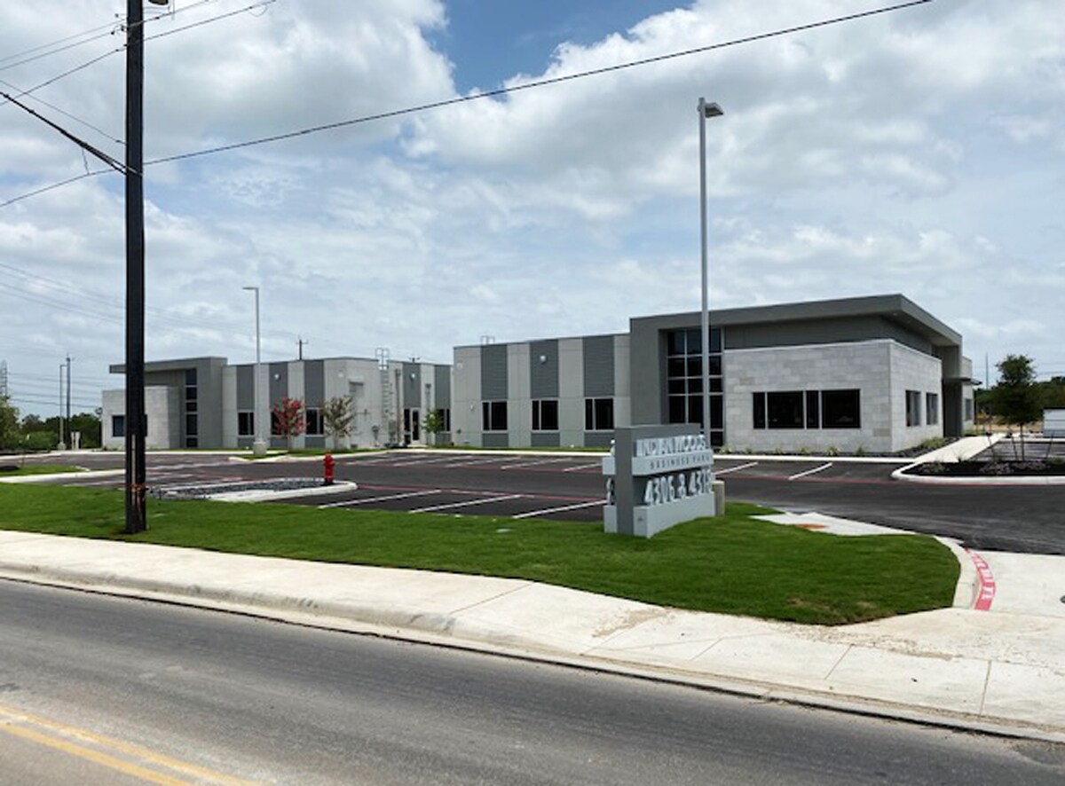 4318 De Zavala Rd, San Antonio, TX for lease Primary Photo- Image 1 of 6