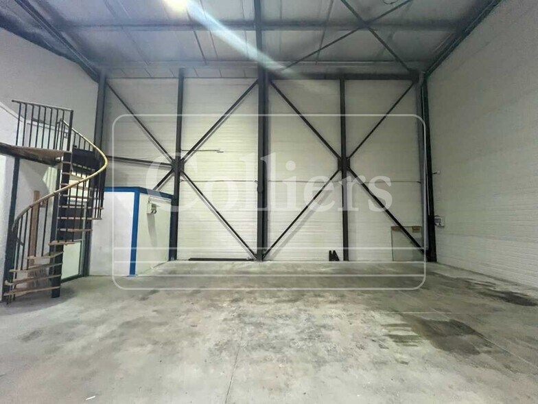 Flex dans Aubagne à louer - Photo du bâtiment - Image 2 de 10
