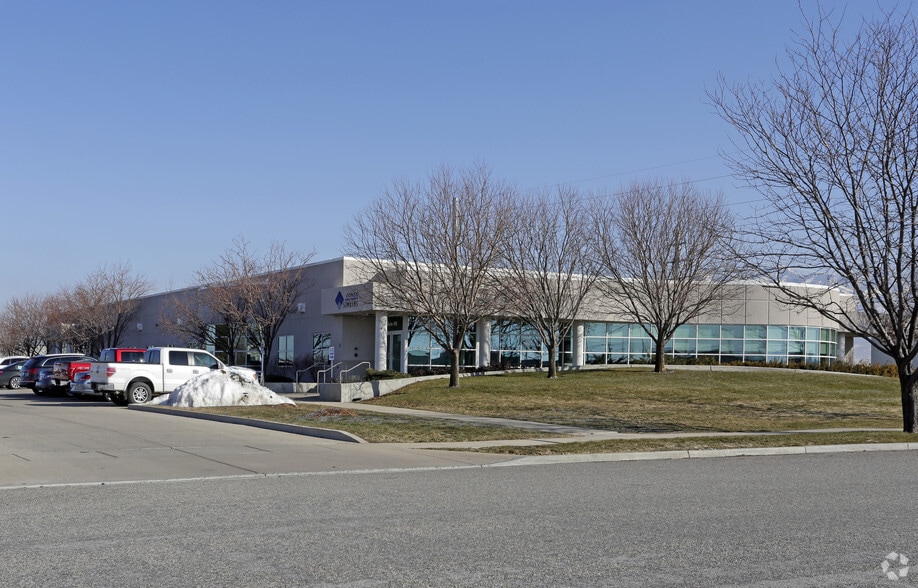 1011 W 400 N, Logan, UT for lease - Primary Photo - Image 2 of 11