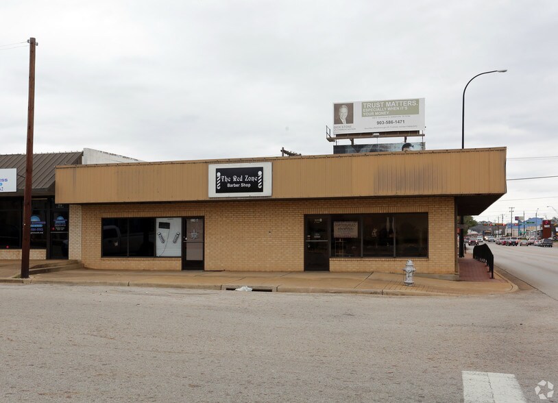 228 S Main St, Jacksonville, TX à vendre - Photo du bâtiment - Image 2 de 34