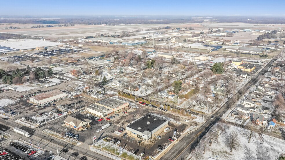 102 N Centerville Rd, Sturgis, MI à vendre - Photo du bâtiment - Image 2 de 6