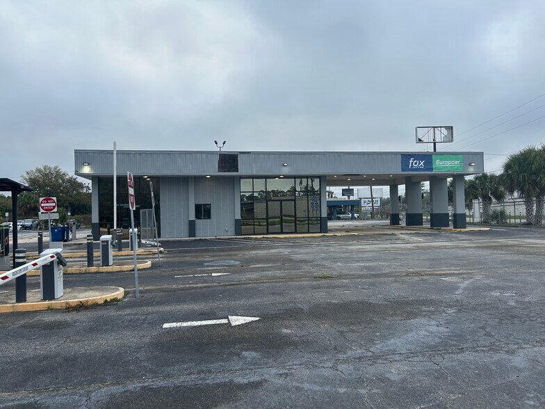 1771 Airport Rd, Jacksonville, FL à louer - Photo du bâtiment - Image 3 de 8