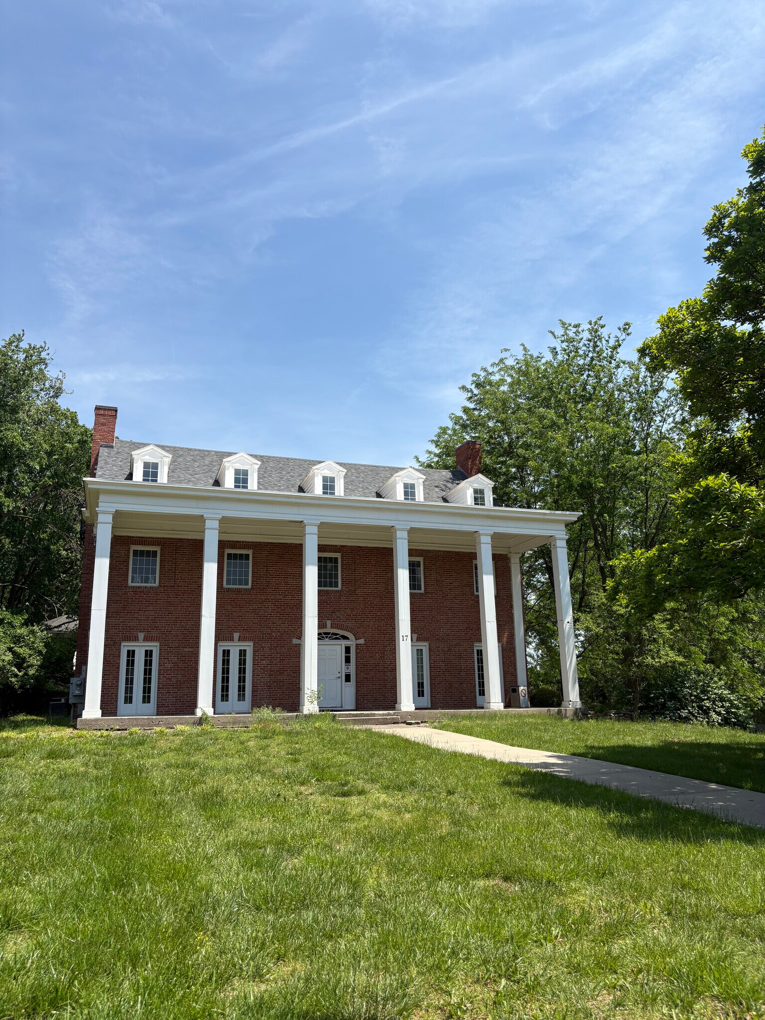 17 S Jewell St, Liberty, MO à vendre Photo du bâtiment- Image 1 de 8