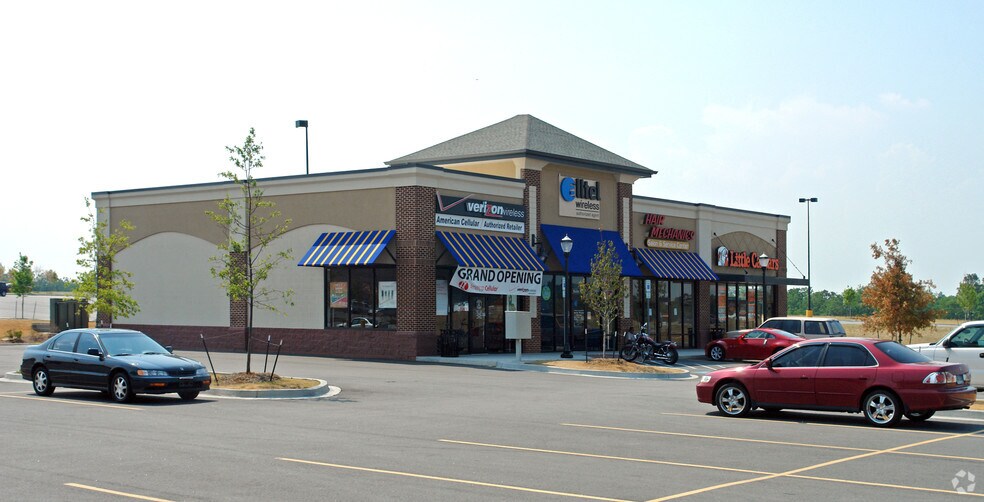 1788 S Lake Dr, Lexington, SC à louer - Photo du bâtiment - Image 2 de 2