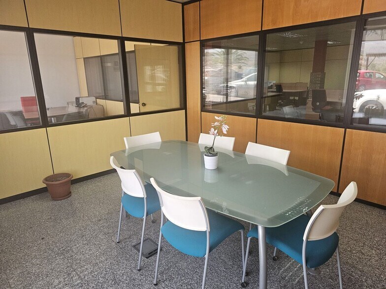 Calle Secundino Delgado, 5, San Bartolomé de Tirajana, Las Palmas for sale - Building Photo - Image 3 of 55