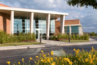 Plus de détails pour 12080 N Corporate Pky, Mequon, WI - Bureau à vendre