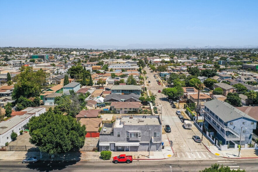 3201 W Florence Ave, Los Angeles, CA à vendre - Photo du bâtiment - Image 2 de 8