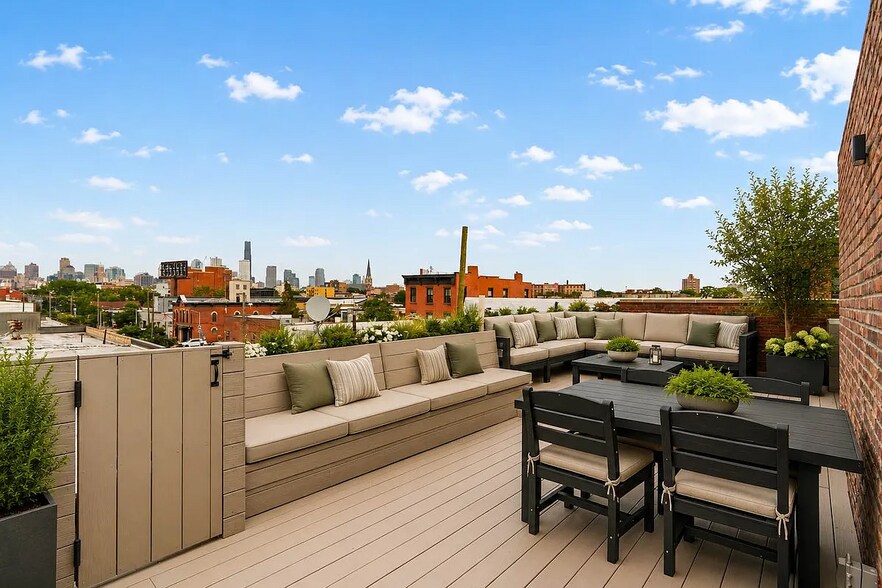 230 Van Brunt St, Brooklyn, NY for sale - Interior Photo - Image 2 of 18