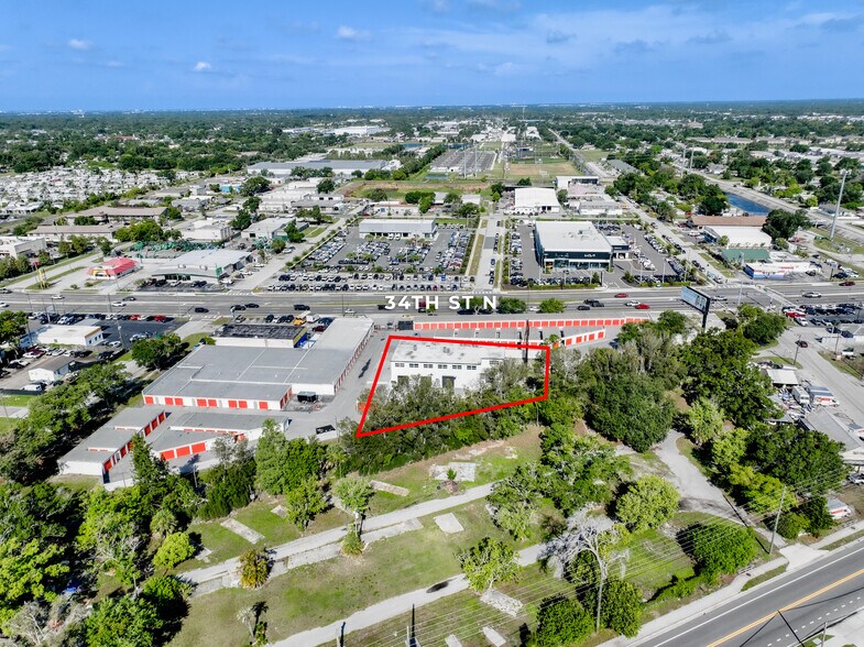 6536 Lincoln Way N, Saint Petersburg, FL à louer - Photo du bâtiment - Image 3 de 52