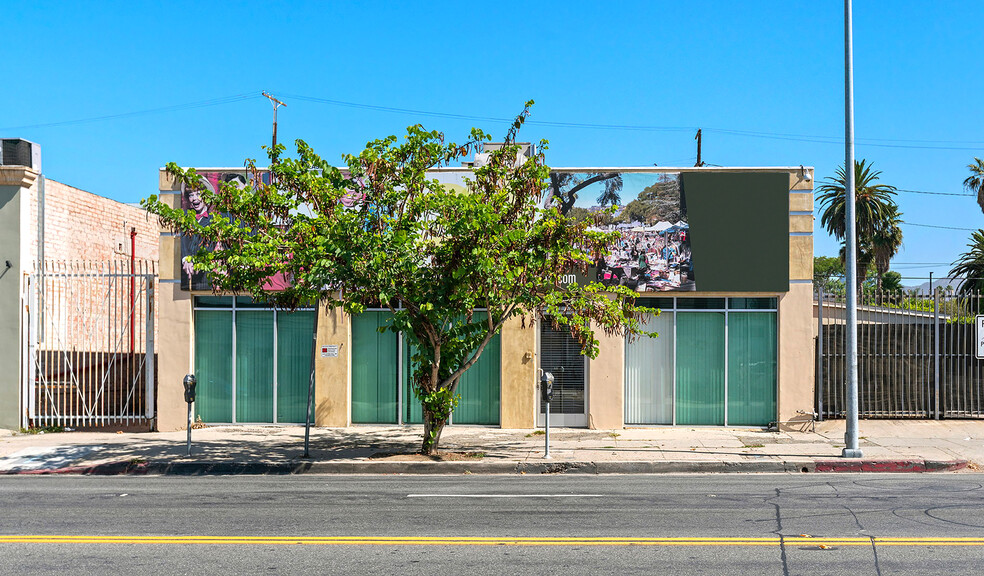 6235 Santa Monica Blvd, Los Angeles, CA for lease - Building Photo - Image 3 of 7