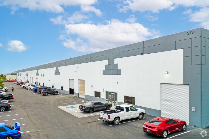 2191 Mendenhall Dr, North Las Vegas, NV à louer - Photo du bâtiment - Image 2 de 4