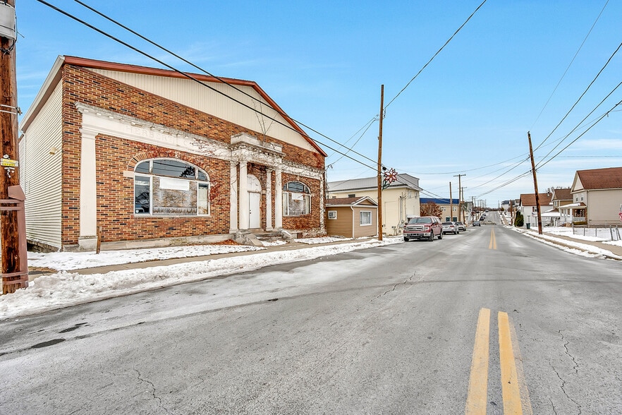 531 George St, Throop, PA for sale - Building Photo - Image 3 of 8