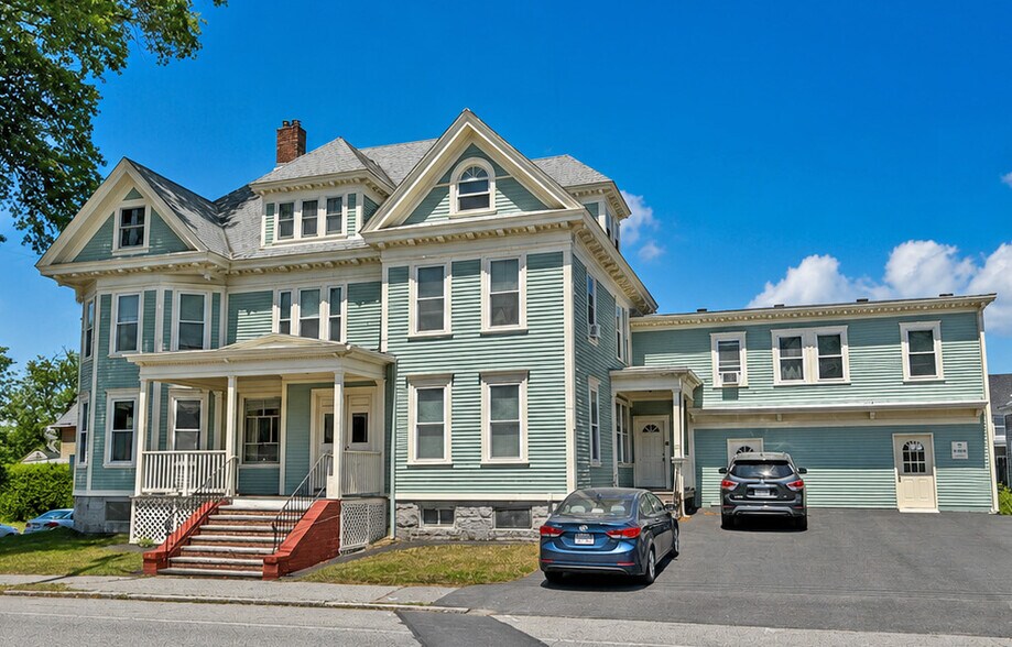 655 Westford St, Lowell, MA à vendre - Photo principale - Image 1 de 9