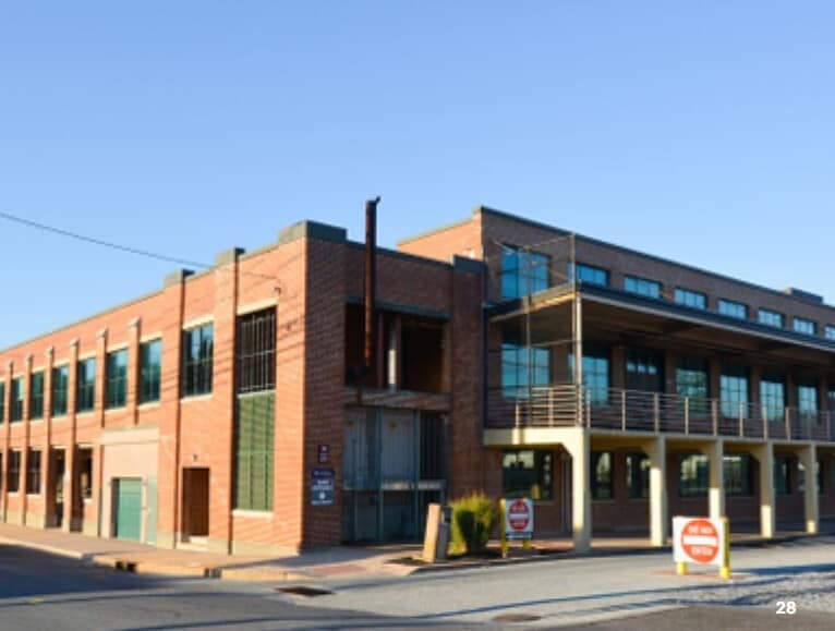 26 N Cedar St, Lititz, PA à vendre - Photo du bâtiment - Image 2 de 16