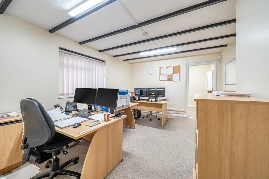 90 High St, Sandhurst à vendre - Photo du bâtiment - Image 3 de 18