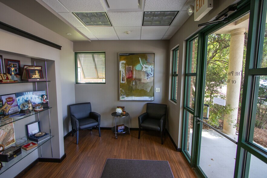 132 Stonemark Ln, Columbia, SC à vendre - Photo du bâtiment - Image 2 de 6