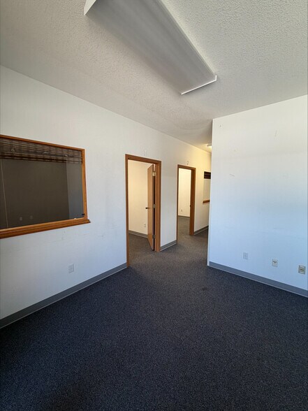 302 E 23rd St, Fort Scott, KS à louer - Photo du bâtiment - Image 3 de 7