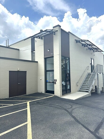 2526 Monroeville Blvd, Monroeville, PA à louer - Photo du bâtiment - Image 3 de 6