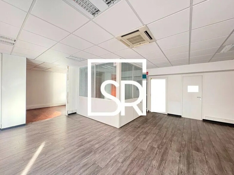 Commerce de détail dans Clermont-Ferrand à louer - Photo intérieure - Image 3 de 12