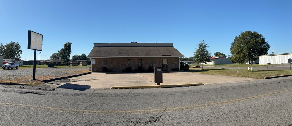 2302 S Main St, Stuttgart, AR à vendre - Photo du bâtiment - Image 2 de 14