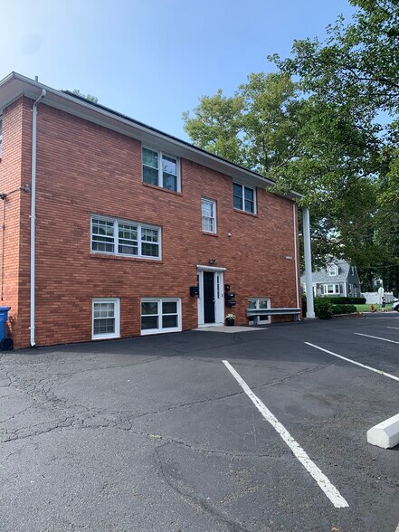 35 Amboy Ave, Metuchen, NJ à vendre - Photo du bâtiment - Image 2 de 23