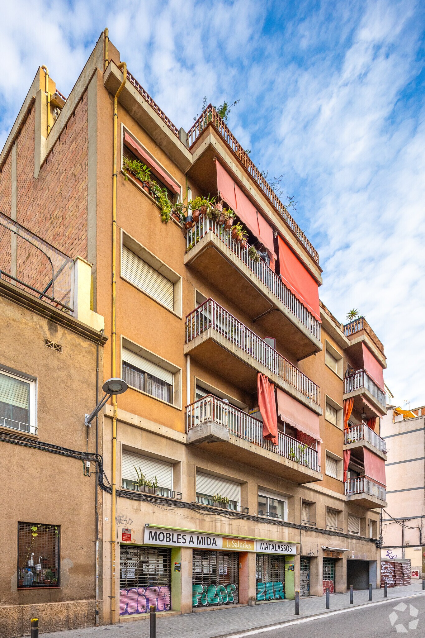 Retail in Barcelona, Barcelona for lease Primary Photo- Image 1 of 2