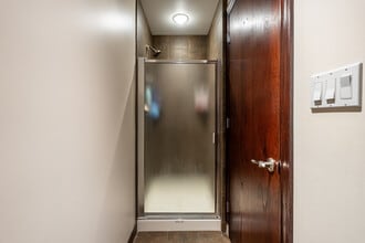 4346 N Pulaski Rd, Chicago, IL à louer Photo intérieure- Image 1 de 10