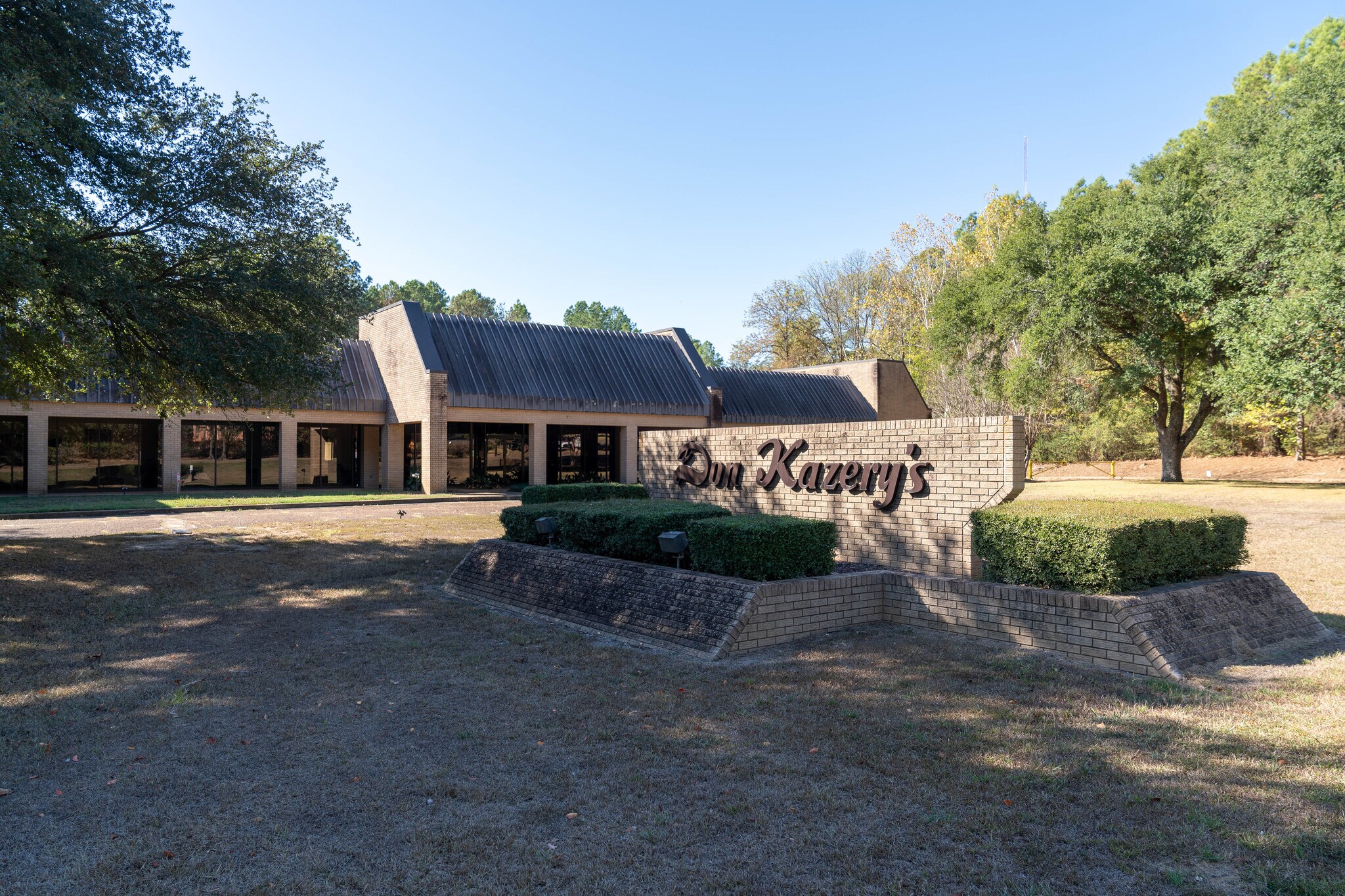 1919 Chadwick Dr, Jackson, MS for sale Building Photo- Image 1 of 33