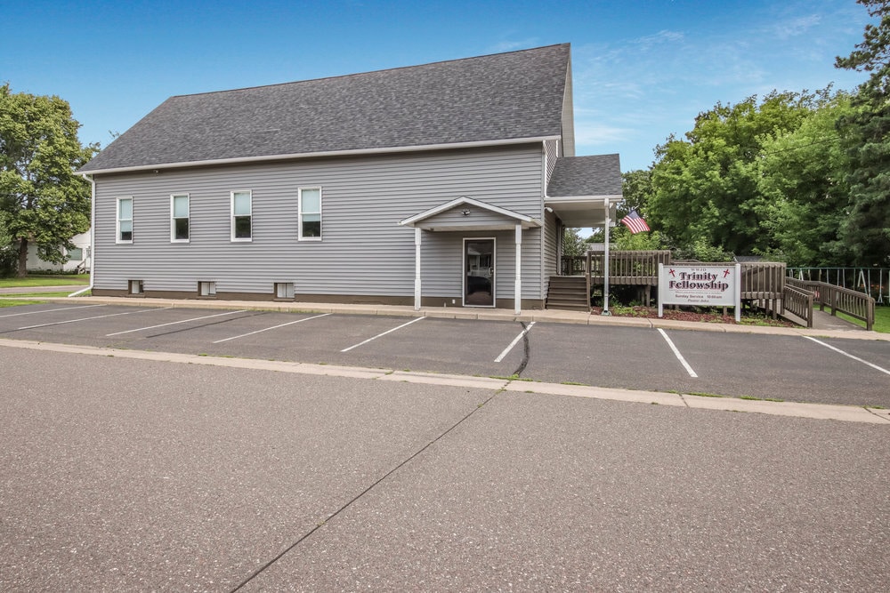 104 E Barker St, Rice Lake, WI for sale Primary Photo- Image 1 of 27