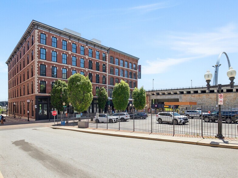 618 N 2nd St, Saint Louis, MO à louer - Photo du bâtiment - Image 2 de 9