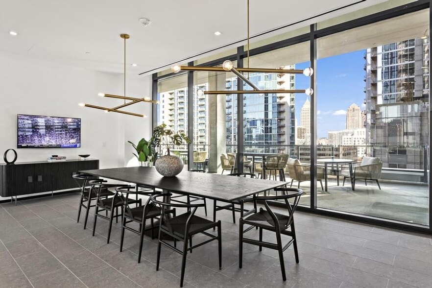 811 NE Peachtree St, Atlanta, GA for lease - Interior Photo - Image 3 of 4