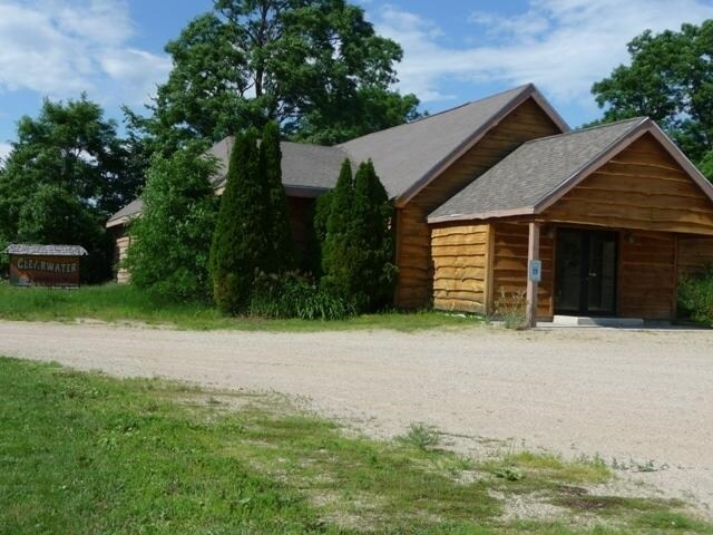 N9320 State Road 73, Neshkoro, WI à vendre - Photo principale - Image 1 de 1