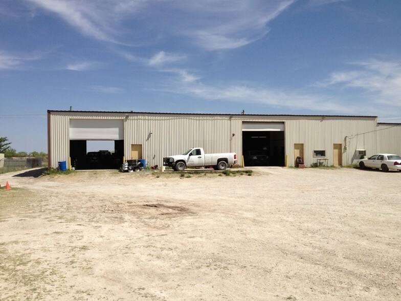 6253 Brodnax Ln, San Angelo, TX à vendre - Photo du bâtiment - Image 2 de 9