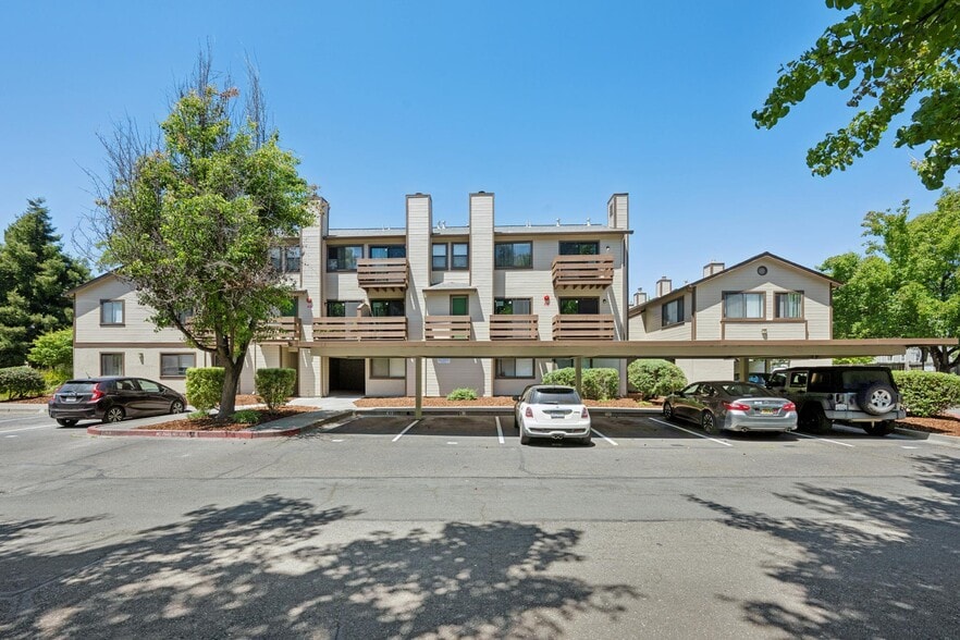 7425 Camino Colegio, Rohnert Park, CA à vendre - Photo du bâtiment - Image 3 de 7