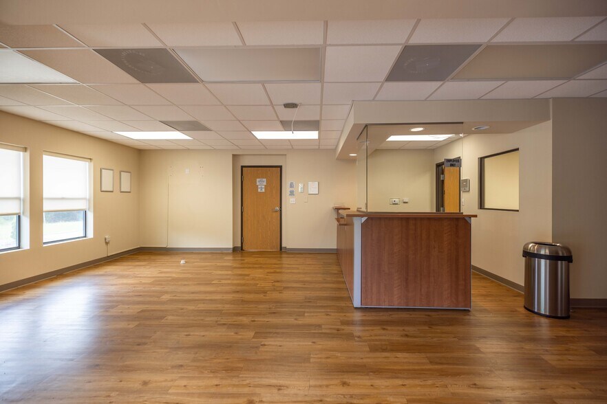 609 Asheville Hwy, Sylva, NC à louer - Photo intérieure - Image 3 de 31