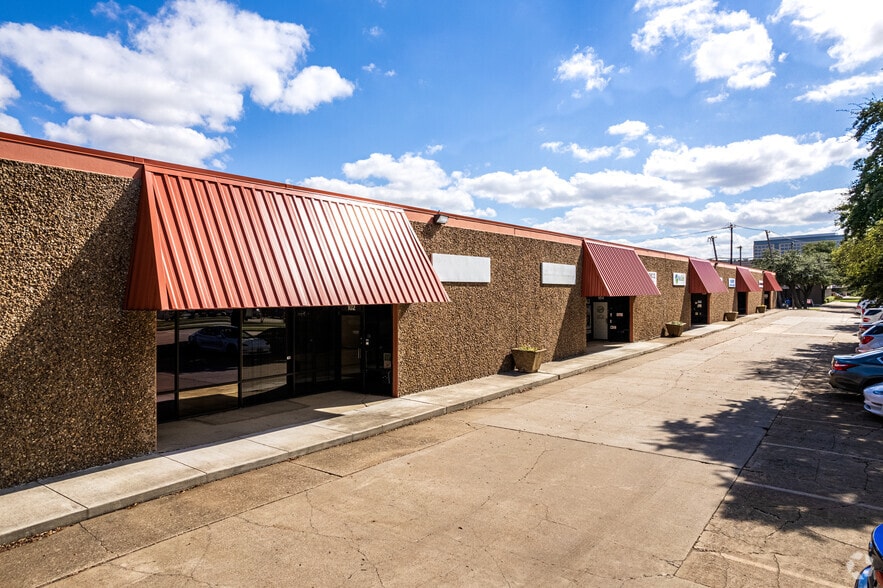 1100 Summit Ave, Plano, TX for lease - Primary Photo - Image 1 of 3